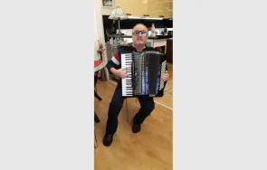 наско канара свири акордеона легендата ибро лолов