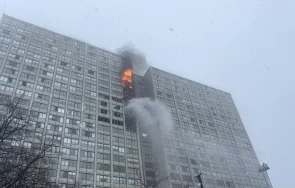 пожар избухна небостъргач чикаго един човек загина видео снимки