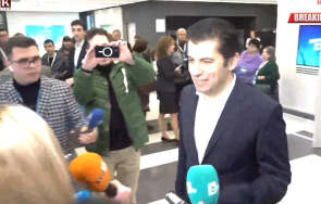 първо пик кирил петков отговори въпросите пик оръжието украйна сбирката борисовките трябвало обръща внимание били глупости обновена