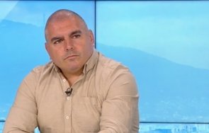 издирват двамата маскирани обрали мъж хипермаркет софия