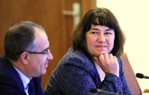 отворено писмо скандалните изменения кодекса застраховането финансовият министър велкова даде оставка
