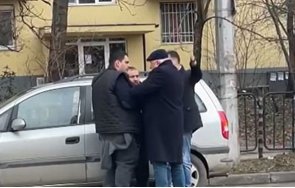 заради поставена скоба шофьор нахвърли бие служител центъра градска мобилност софия