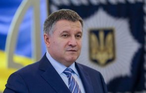 претърсиха домовете бивш вътрешен министър влиятелен бизнесмен заради падналия киев хеликоптер 