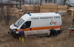 катастрофата кола линейка софия млад мъж кома