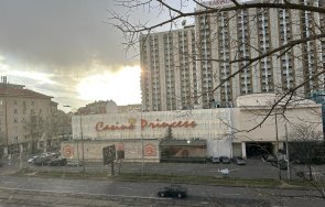 пик небето софия притъмня духа силен вятър заваля дъжд снимки видео