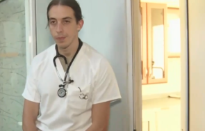 пияният счупил вратата спешна помощ кюстендил разбил стъклена чаша главата