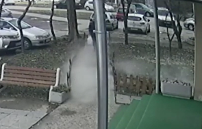 отломки етажен блок софия сринаха майки колички