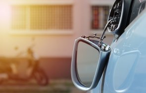 вандали изпотрошиха огледалата коли софия