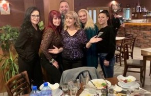 тони дачева отпразнува рожден ден тесен кръг