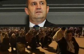 1830 горещо пик доскоро коленичещите радев истерясаха излизат протест живо