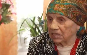 102 годишна украинка шие мрежи снайперисти