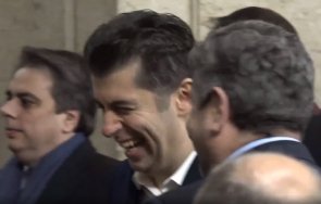 киро асен били вашингтон уредят своя фирма модерира фейсбук петков хили надявате фирма пик култово видео