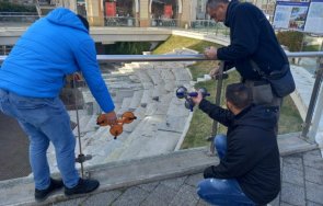 един месец стигна общината пловдив счупеното стъкло римския стадион