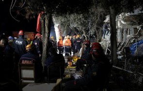 души загинаха близо 300 ранени новия трус турция