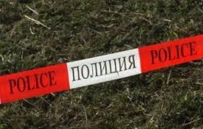 шок откриха мъртво момче момиче безсъзнание кола