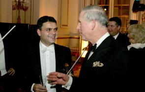 васко василев свири коронацията чарлз iii