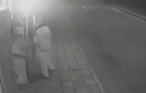 алкохолик счупи витрината магазин снабди пиячка