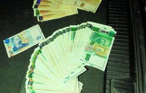 полицията варна задържа наркодилър големи количества дрога пари снимки