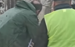 сред руините турция откриха чанта злато милиона евро видео