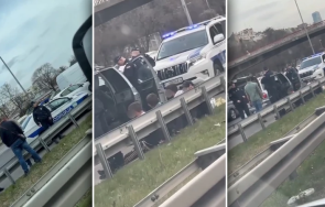 арестуваха четирима българи сърбия замеряли автобус стъклени бутилки