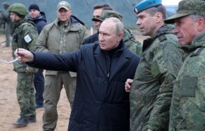 подчинени путин пребиха годишен мъж заради антивоенна рисунка дъщеря