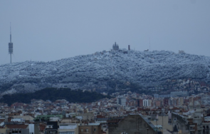 сняг натрупа барселона бурята жулиет връхлетя испания снимки видео