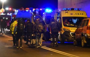 гърция тежка влакова катастрофа десетки загинали ранени снимки видео