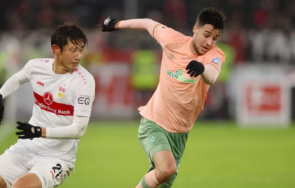 аякс следи български национал