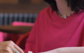 тригодишната сара две майки получи акт раждане