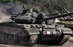 лондон русия праща фронта бойни танкове студената война