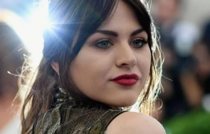 дъщерята кърт кобейн пръсна милионите баща наркотици алкохол