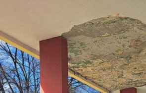 ремонтирана наскоро арка падна рани мъж техническия университет