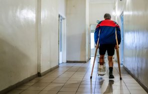 украинки лекуват ранените фронтовата линия