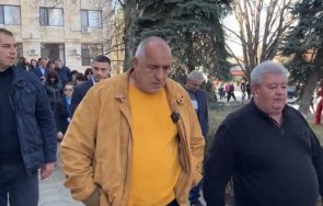 пик китки целувки посрещат борисов страната живо