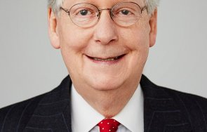 щатски сенатор преби време частна вечеря