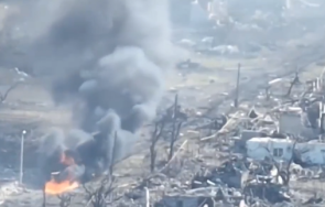 поразени руски танкове горят сухи клечки украйна видео