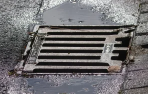 дете падна необезопасена шахта