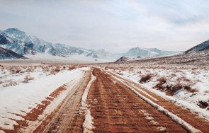 мъж оцеля долината смъртта сняг кроасани