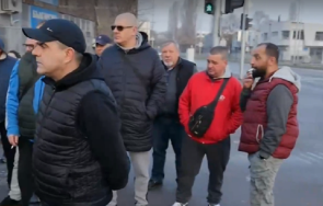 ремонт пловдив 350 дни забавяне изкара търговци протест общината бъдат търпеливи