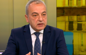 донев рапортува състоянието финансите държавата стабилно опасност дългова криза