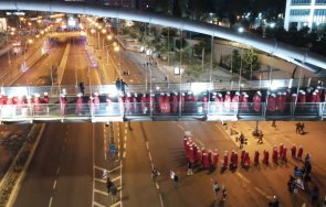 протестиращи израел облякоха героини сериала историята прислужницата снимки видео