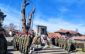 памет апостола посадиха бряст двора къкринското ханче