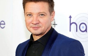 джеръми ренър разразва болката преживя инцидента снегорин