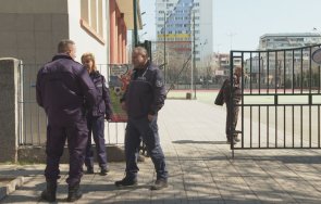 полицията крак всички училища пловдив мейли бомби