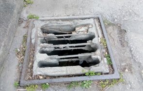 очите четири опасни капани дебнат варненските улици