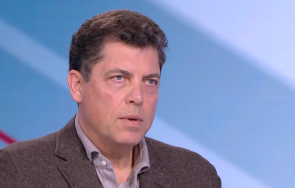 милен велчев почнем харчим безразсъдно чака гръцкият сценарий