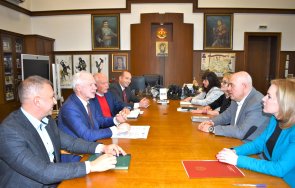 главният прокурор иван гешев проведе работна среща ръководството аикб