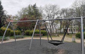 вандали свиха люлките детски площадки пловдив снимки