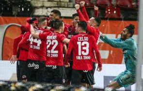 локо разделя трима