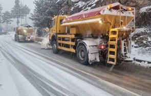 опесъчават пътища заради снега софия